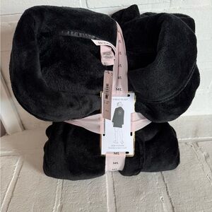 VS Short Plush Robe & Slippers